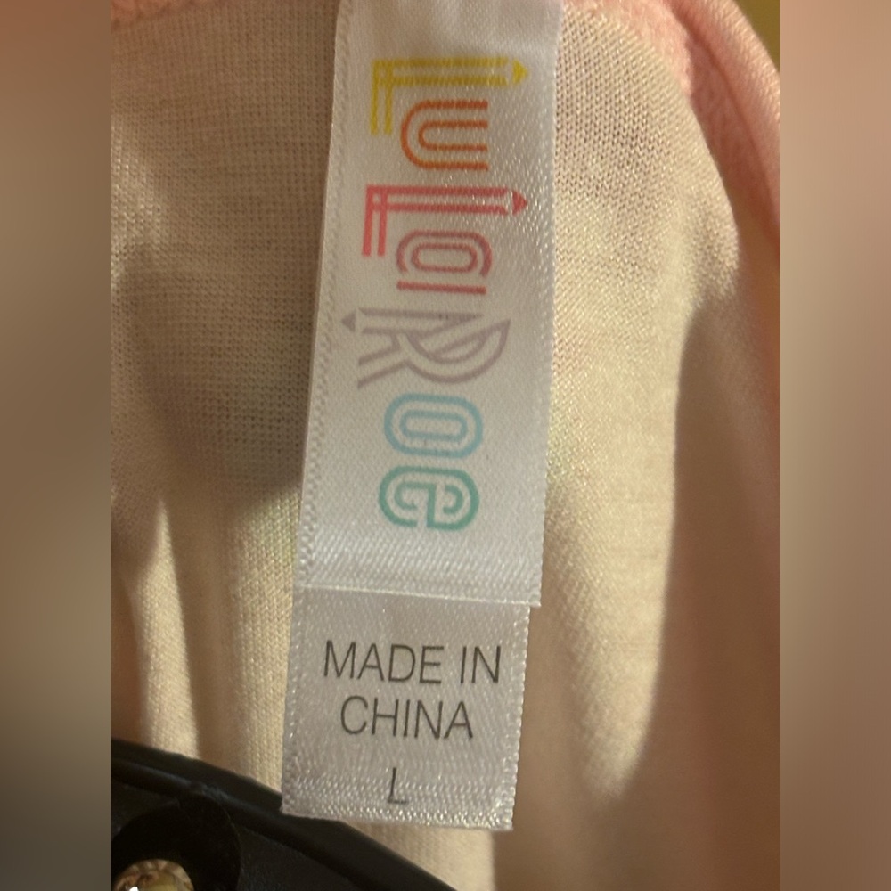 Lularoe Classic Tee Light Pink and White Polka Dot Tee Large - Picture 4 of 5